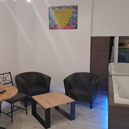 Apartamenty Centrum Z Wanna Dwuosobowa Piotrków Trybunalski Екстериор снимка