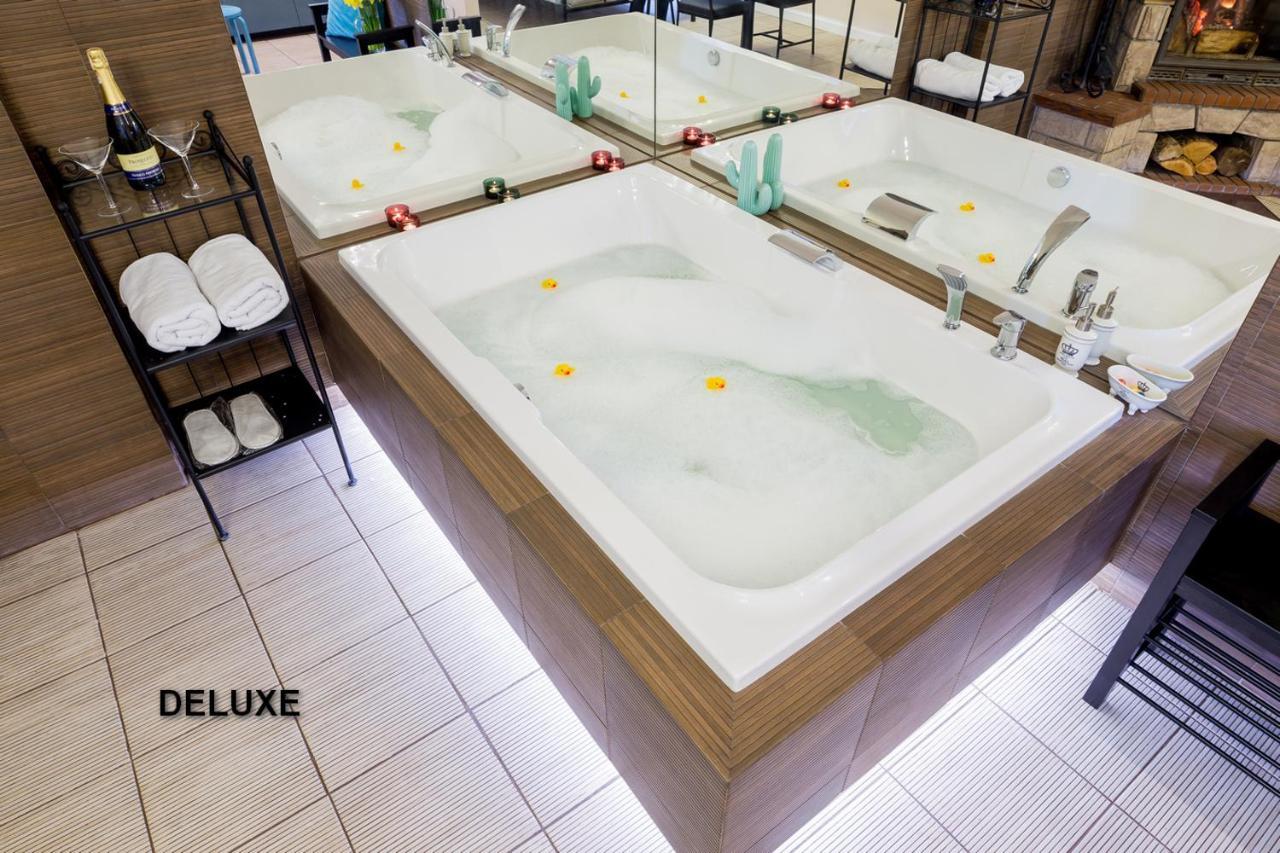 Apartamenty Centrum Z Wanna Dwuosobowa Piotrków Trybunalski Стая снимка